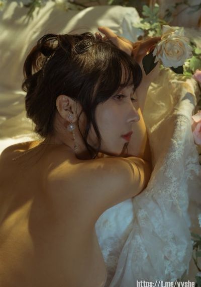 欧美女士宫廷束身衣_HD免费观看韩国