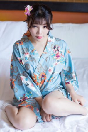欧美美女床上_720迅雷电影在线