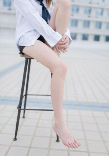 欧美美女穿紧身衣_BD英语高清完整版播放